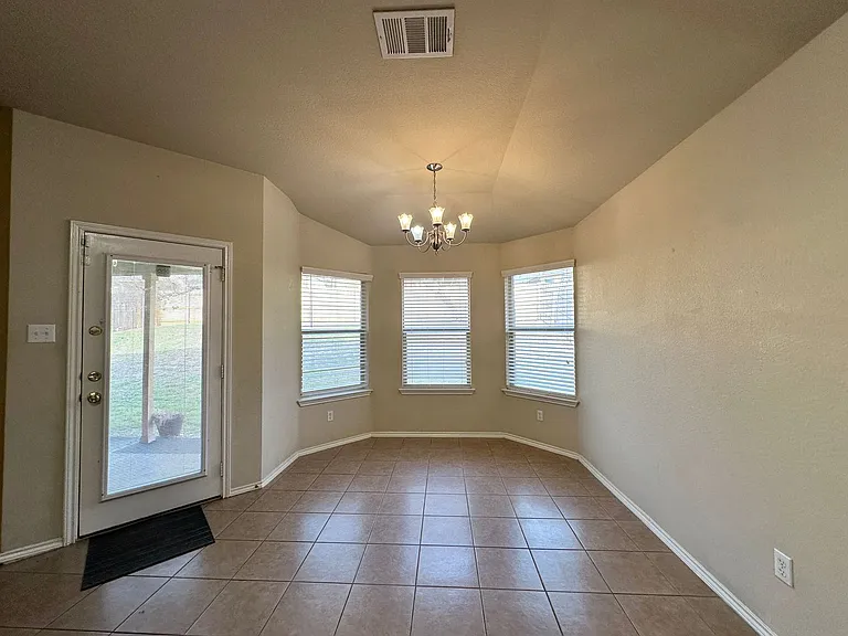 6806 Modesto Rd — Photo 11