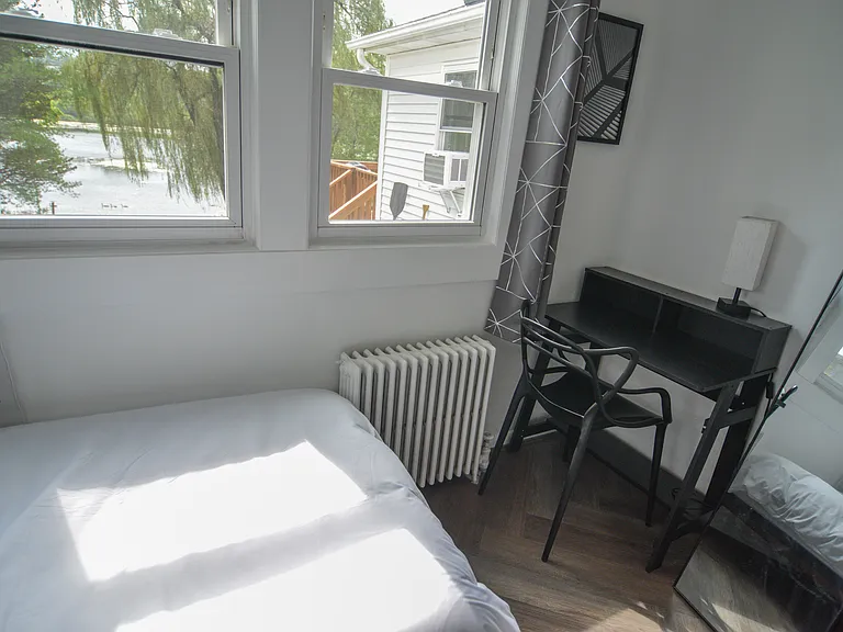 Work/study desk with chair