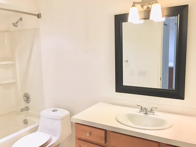 12327 Roosevelt Way NE #A206 — Photo 4
