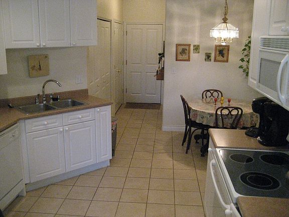 Open kitchen and breakfast nook