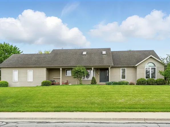 704 Redding Rd, Angola, IN 46703