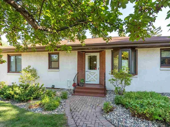 3854 E Superior St, Duluth, MN 55804