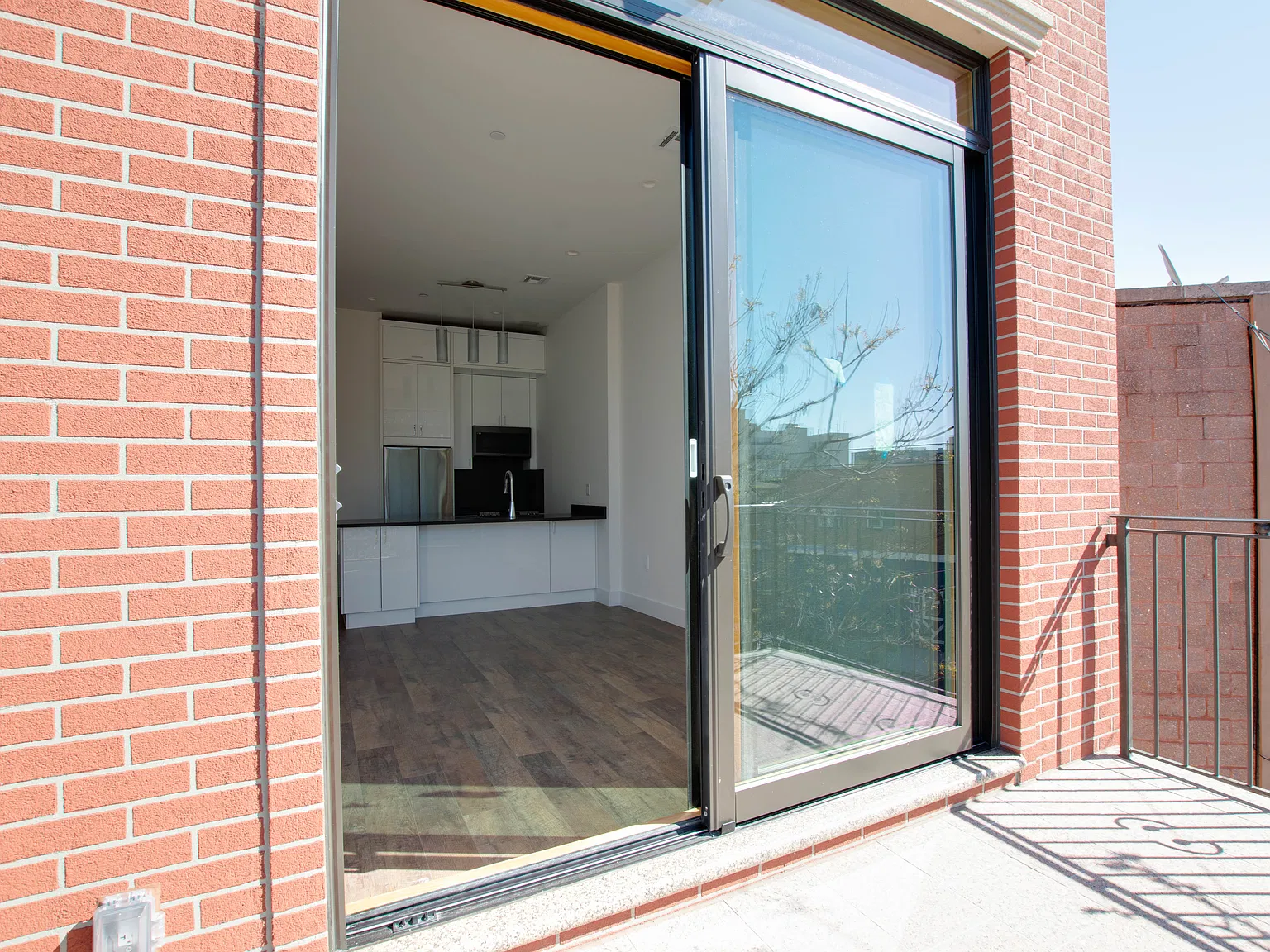 211 Jackson Street — Photo 4
