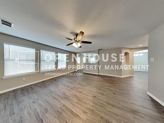 3rd image of 18027 Hillock Glen Ln