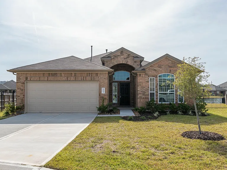 Clover Shore Dr — Photo 4