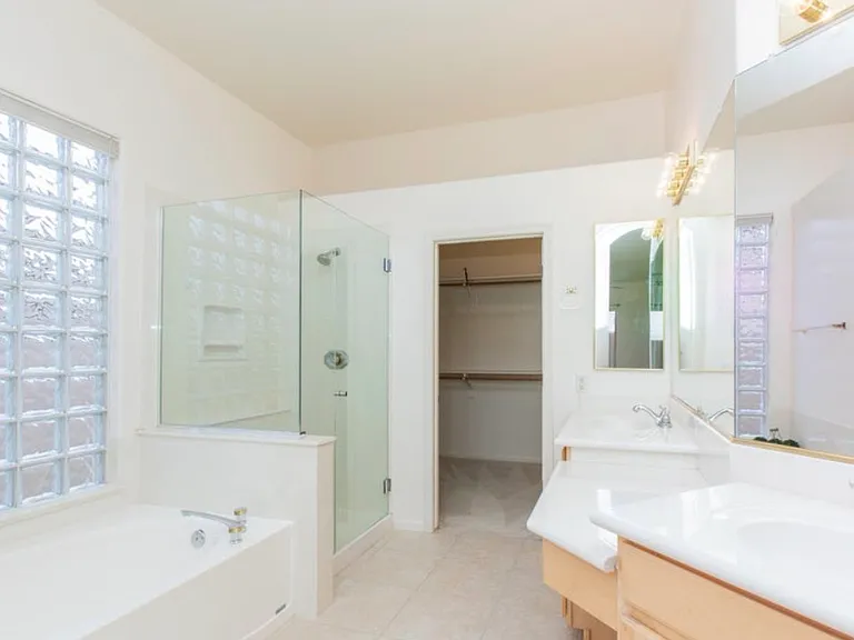 9239 N Crown Rdg — Photo 9