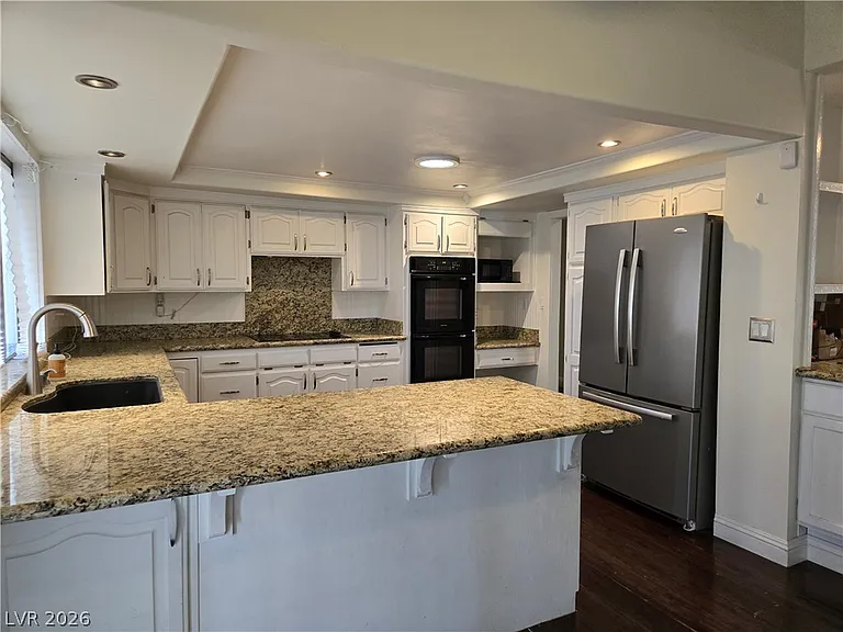 5945 N El Capitan Way — Photo 11