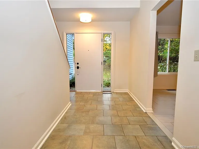 35 Homestead Rd — Photo 10