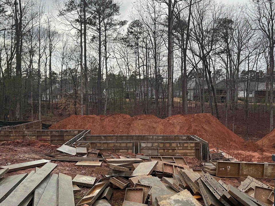 1st image of 1050 Hidden Hills Cir