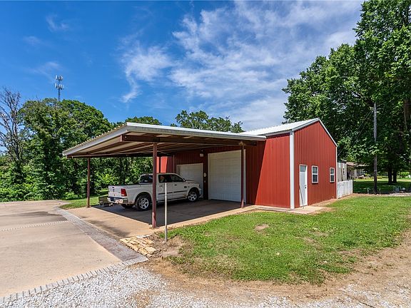 3rd image of 12456 Oak Knoll Cir
