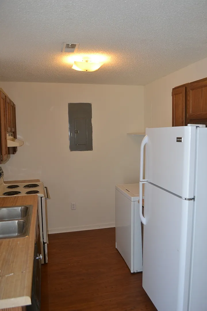 2 Bedroom House in Central Available Fall 2026 — Photo 3