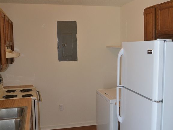 3rd image of 118 Franklin Dr
