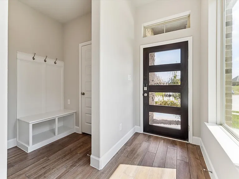 1309 Wicklow Forest St — Photo 3
