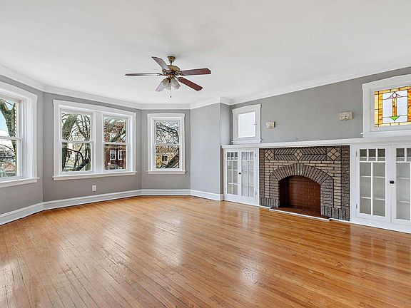 2nd image of 4238 W Wrightwood Ave #2E