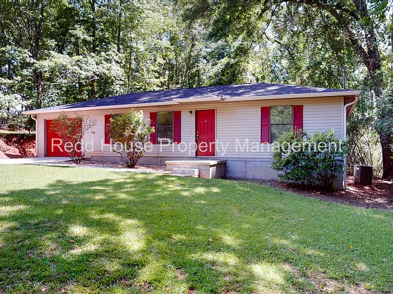 111 Oak Ridge Dr — Photo 2
