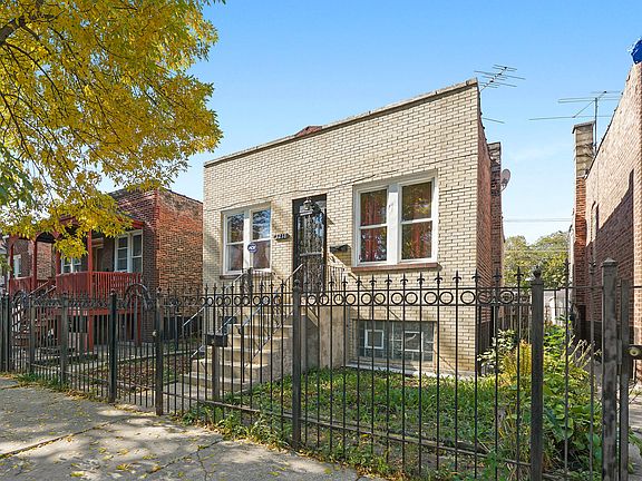 3rd image of 3218 S Lawndale Ave