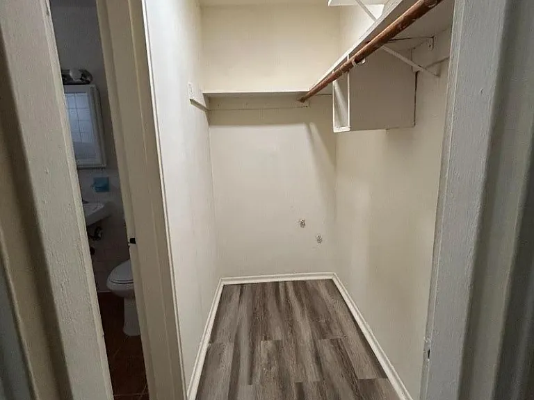517 Westfield Ave — Photo 3