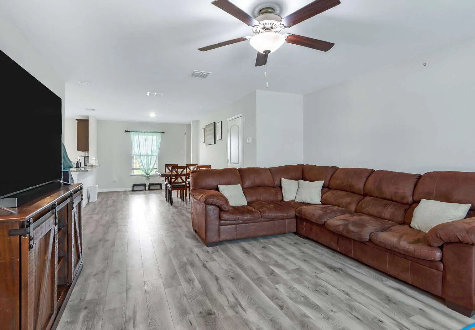3 bed, 2.0 bath, 1428 sqft, $1,750 — Photo 3