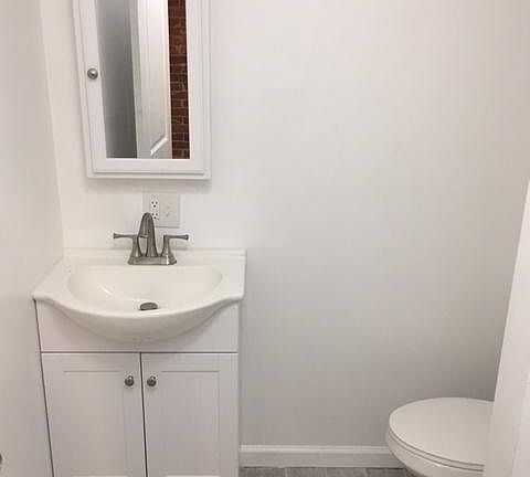 5th image of 1304 G St NE #B
