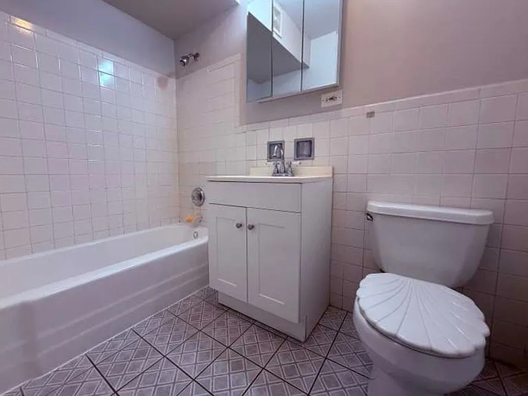 1119 E Algonquin Rd #2 — Photo 8