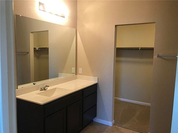 4th image of 6000 Montrelia Dr
