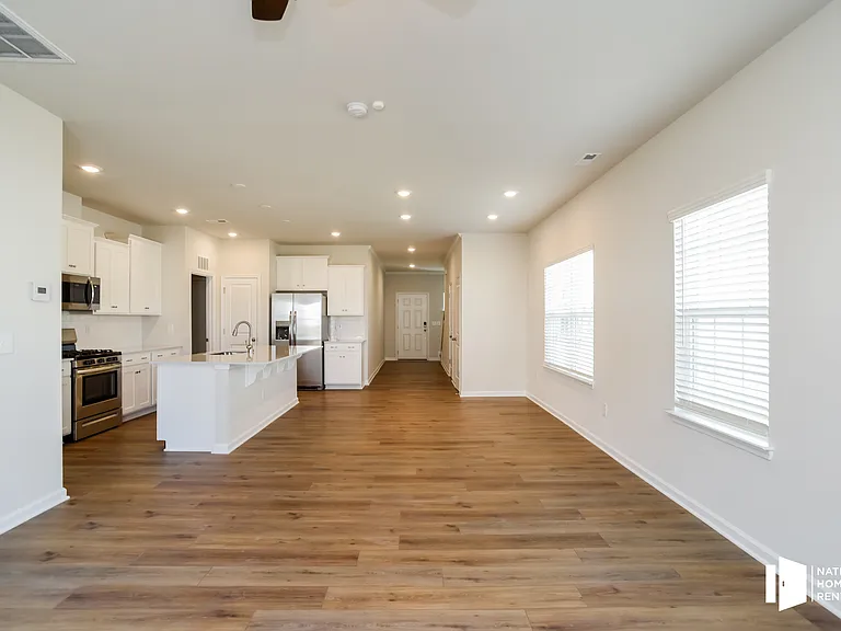 15126 Lake Ridge Rd — Photo 5