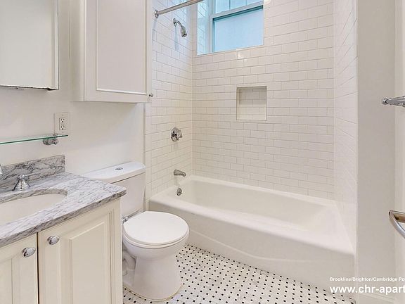 2nd image of 18 Chauncy St APT B