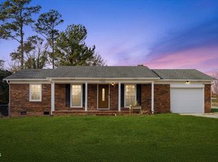 7302 Avalon Dr, Fayetteville, NC 28303