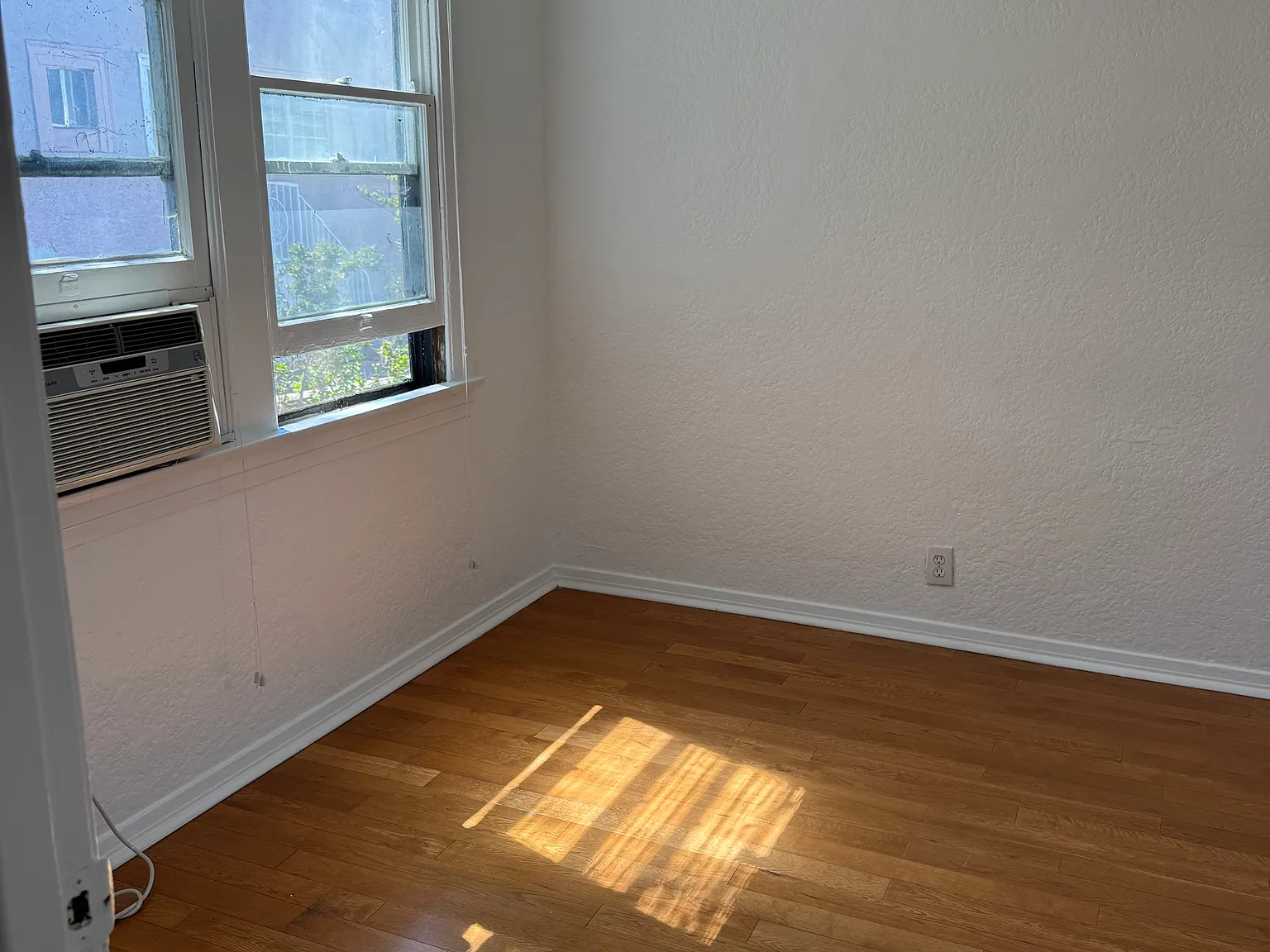 1 bed, 450 sqft, $2,300 — Photo 4