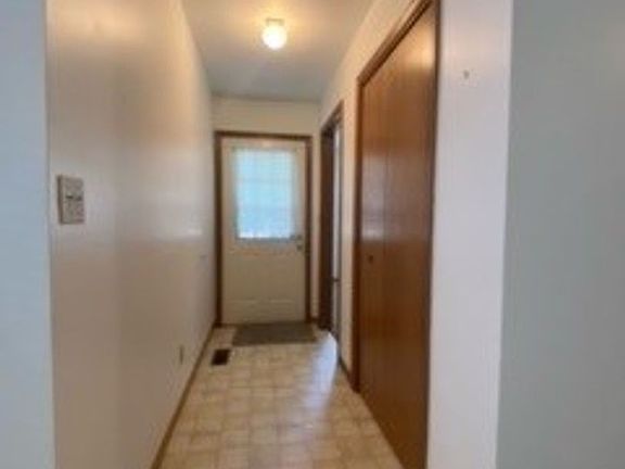 3rd image of 409 E Warren St #14