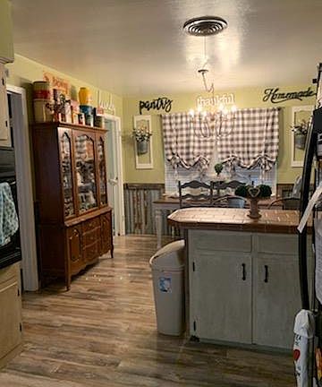 4th image of 4700 Leisure Dr