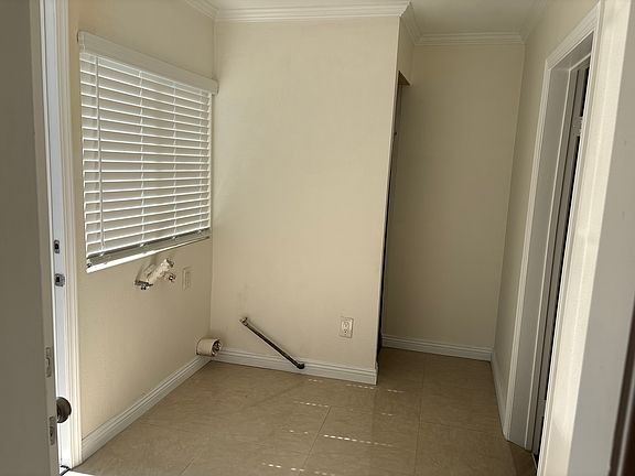 4th image of 15 1/2 Eldorado St