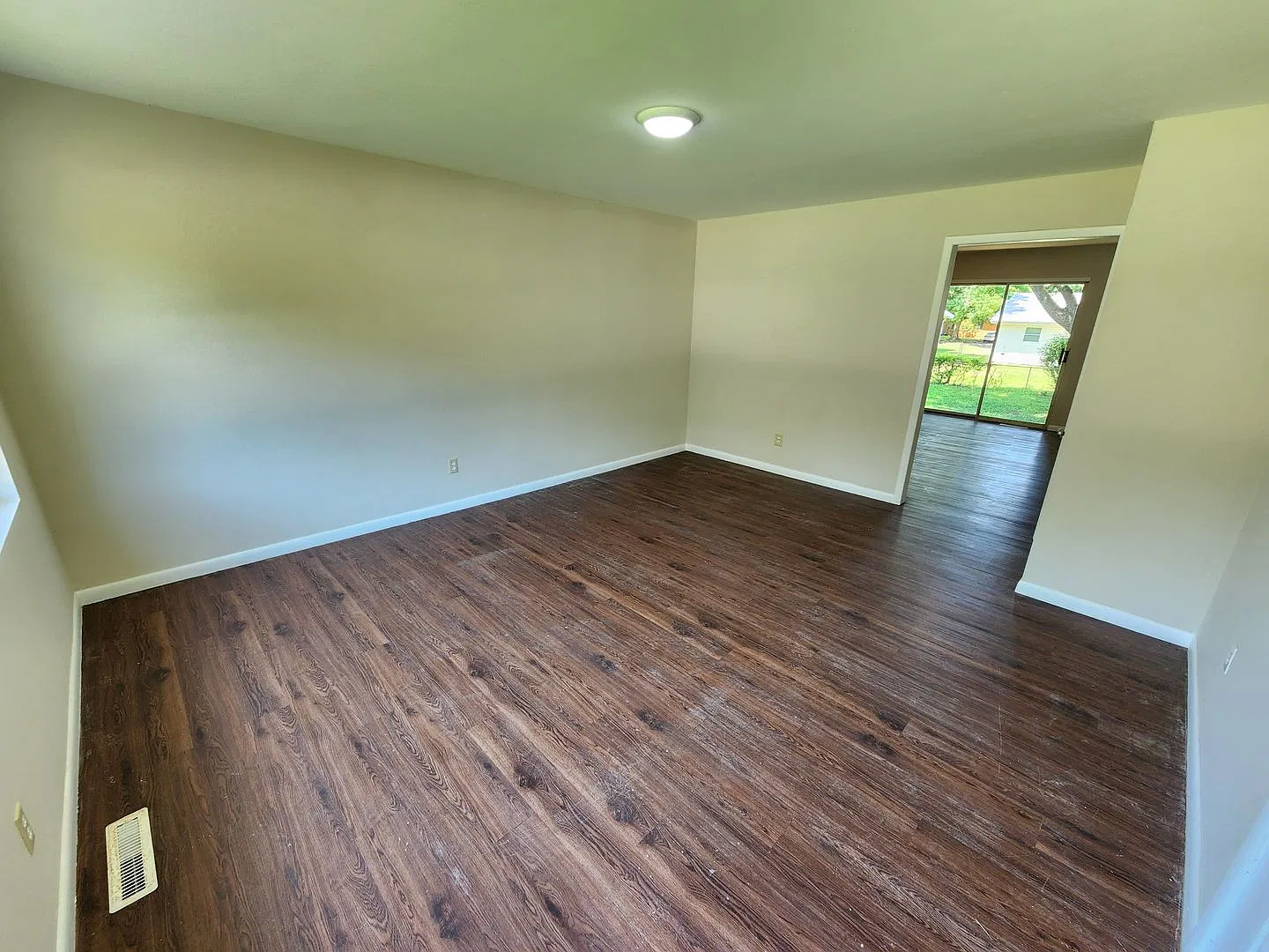 Spacious 3-Bedroom, 2-Bathroom Home Available Now!! — Photo 3