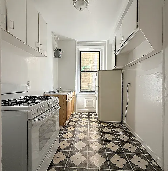555 Edgecombe Ave #2F — Photo 4