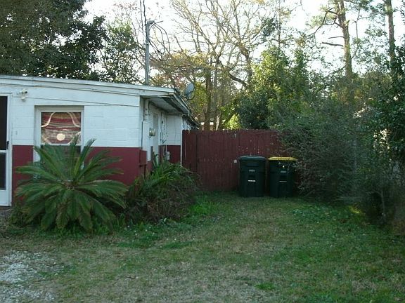 3rd image of 1850 Brookview Dr S