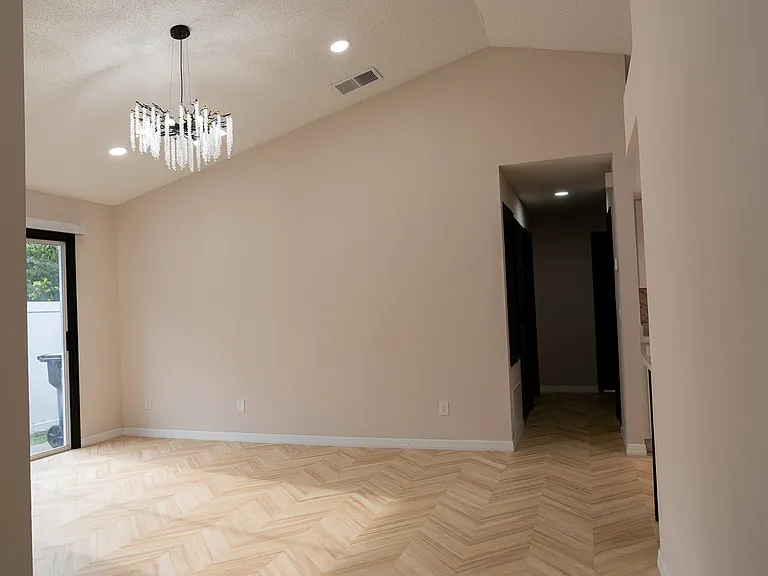 5401 Pullman Dr — Photo 29