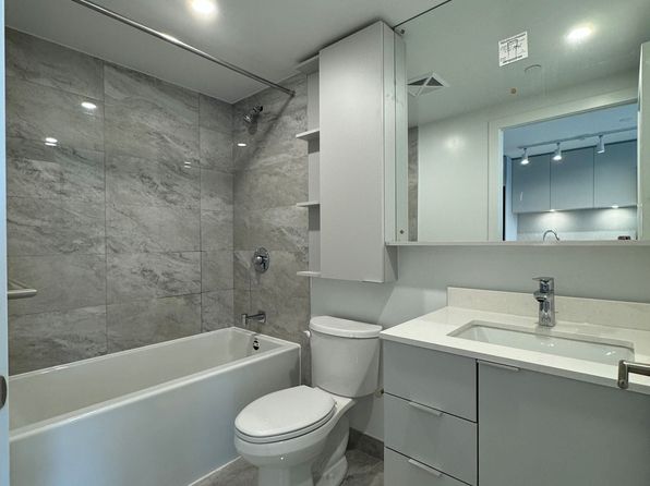 8 Cedarland Dr #1703S, Markham, ON L6G 1E3