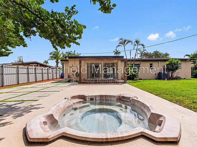 19632 NE 12th Pl — Photo 22