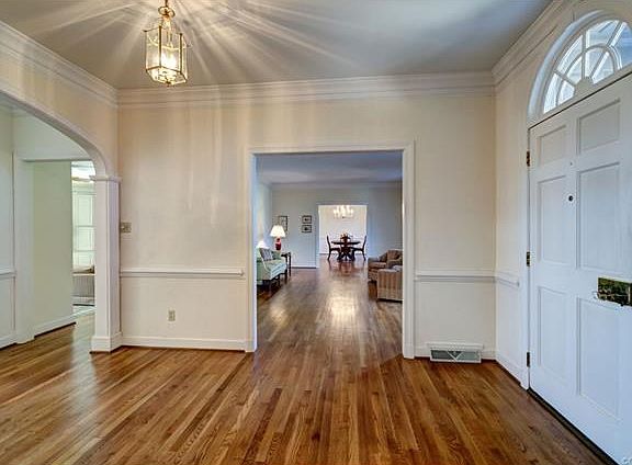 5th image of 9705 Cragmont Dr