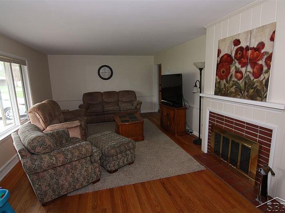 3rd image of 1310 Trout Dr