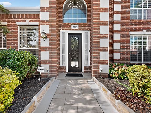 3rd image of 4224 Barnsley Dr