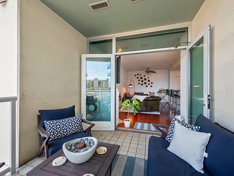 850 Beech St #820 — Photo 11