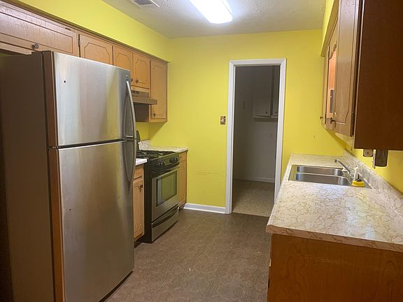 5th image of 506 S Lakewood St