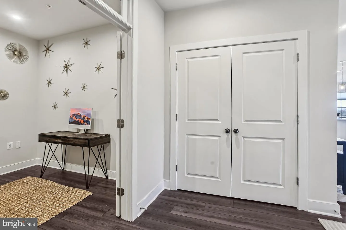 2 bed, 1665 sqft, $4,000 — Photo 4