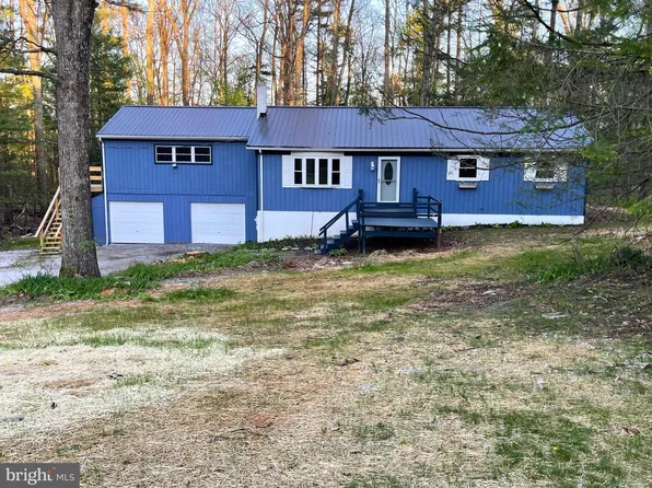 203 Pebble Ln, Biglerville, PA 17307