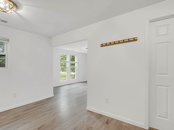 5th image of 353 Morgan Blvd #3