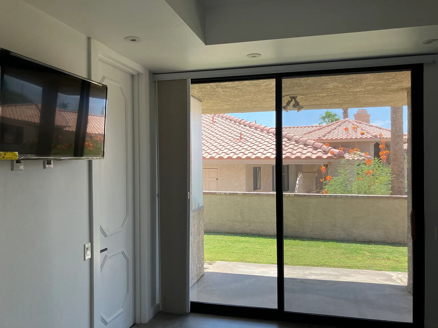 3 bed, 3926 sqft, $6,900 — Photo 3