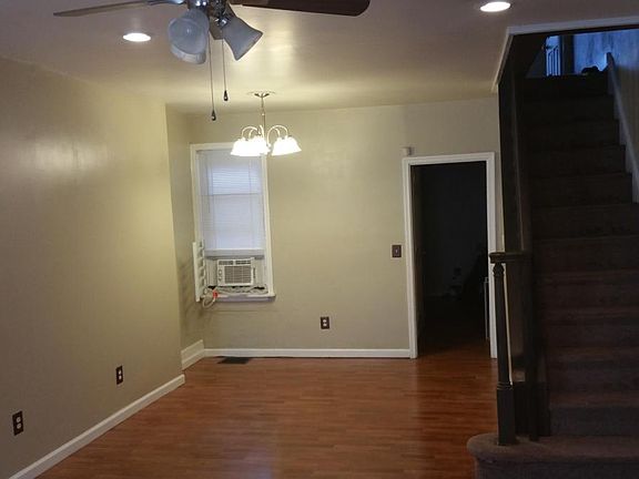 3rd image of 709 E 10th St