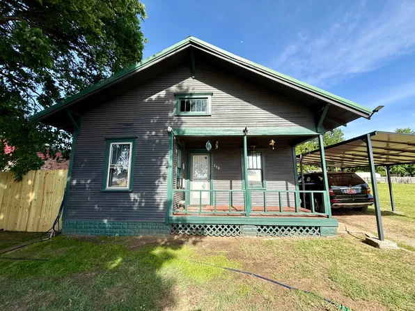 210 N 4th St, Tonkawa, OK 74653