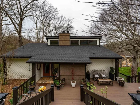 487 Lakeshore Rd, Bluff City, TN 37618